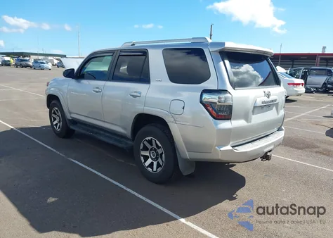 2016 Toyota 4Runner Sr5 z USA, uszkodzony, nr VIN JTEZU5JR7G5117511